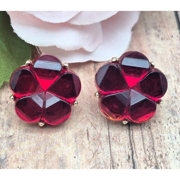 Beautiful Vintage Gold Tone Red Flower Screw Back Clip On Earrings - Picture 1 of 8